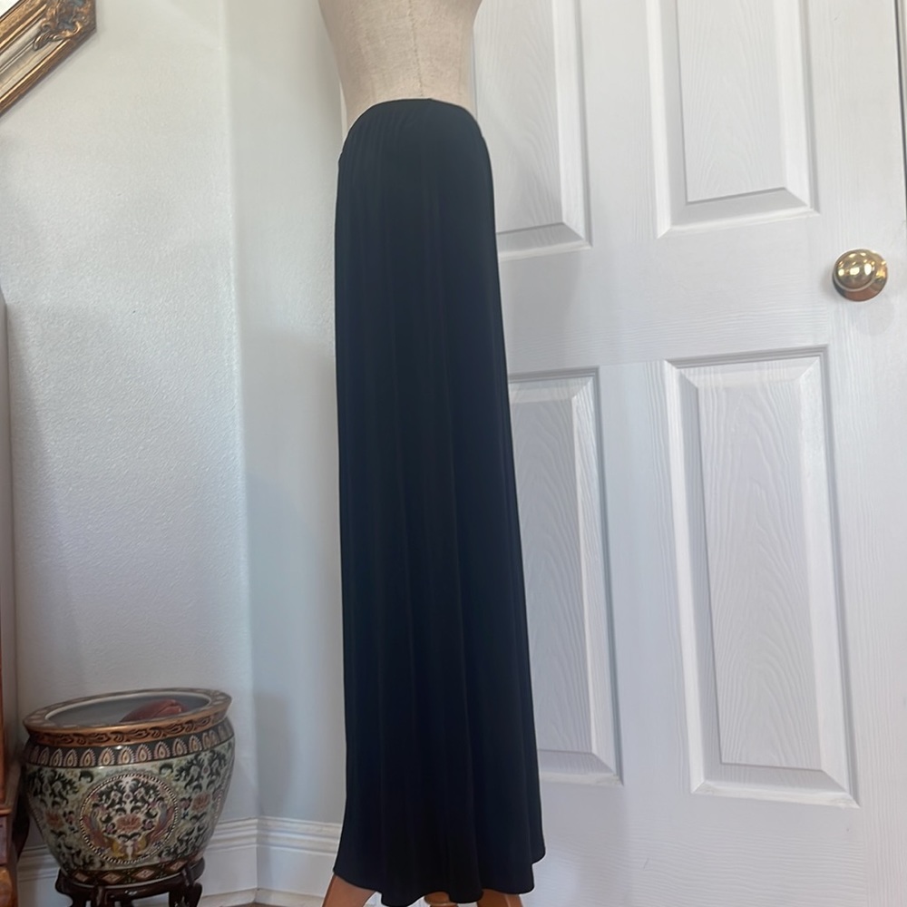 Chicos travelers maxi skirt black knit stretch elastic waist women’s size 1 M 8 - Picture 3 of 8